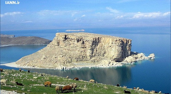 دریاچه ارومیه هنوز ۱۲ میلیارد متر مکعب آب کم دارد