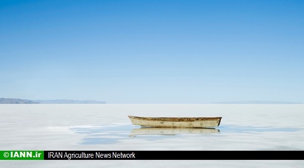 کاهش تراز دریاچه ارومیه در فصل تابستان طبیعی است