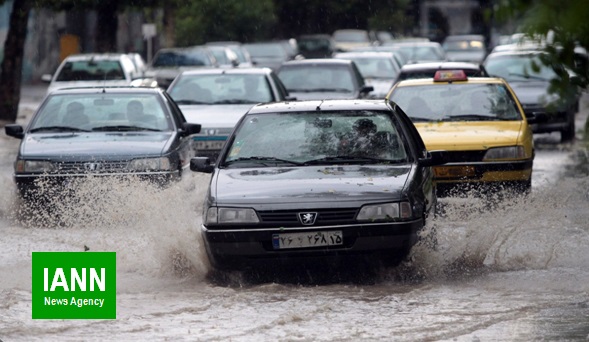 بارش باران در تهران/ احتمال سیلابی شدن مسیل‌ها در برخی مناطق کشور