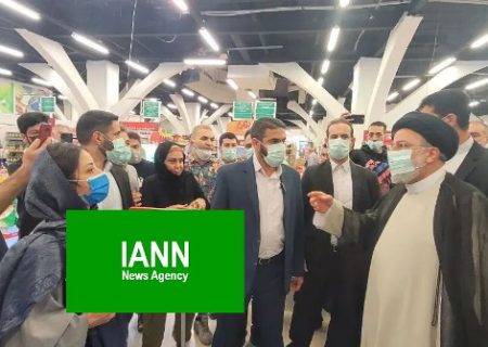 حضور رئیس‌جمهور در بازار عرضه مواد پروتئینی میدان بهمن و گفتگو با مردم